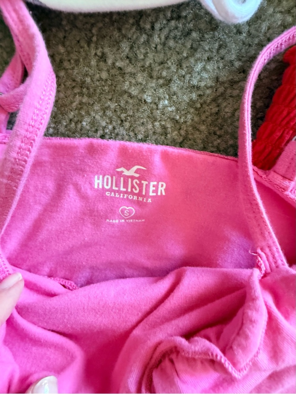 Hollister lot 5- White Floral, White Butterfly & Bright Pink Crop - Picture 9 of 9